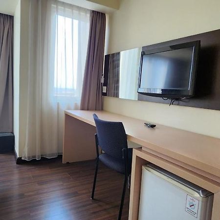 Apartemen Solo Paragon By Cariapartemen-Id Bonorejo エクステリア 写真