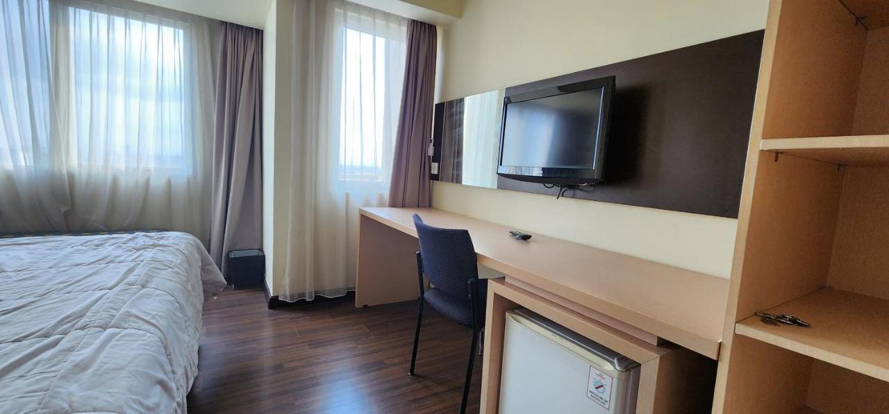 Apartemen Solo Paragon By Cariapartemen-Id Bonorejo エクステリア 写真