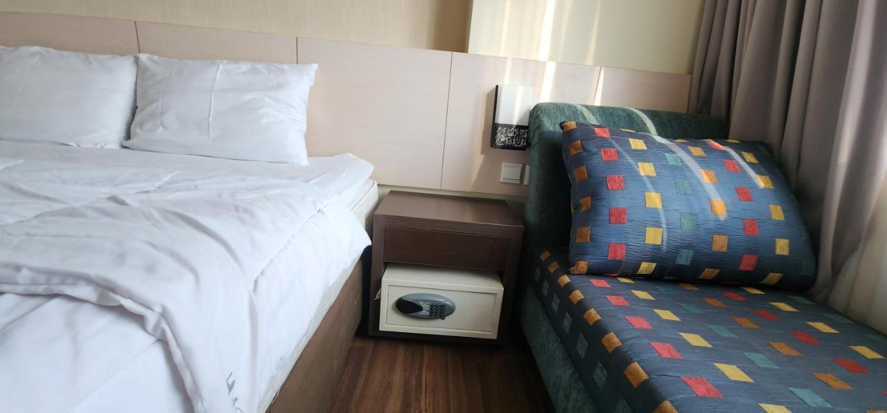 Apartemen Solo Paragon By Cariapartemen-Id Bonorejo エクステリア 写真